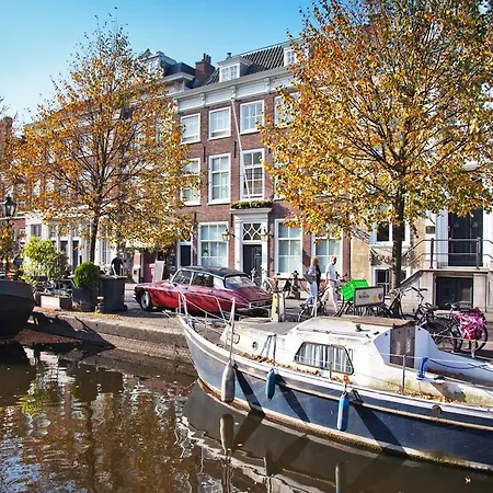 Canalhouses *