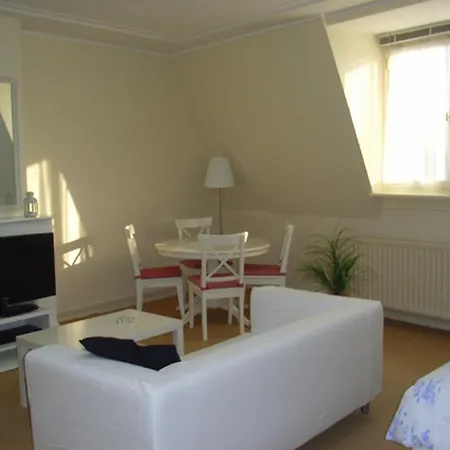 Canalhouses Apartment The Hague