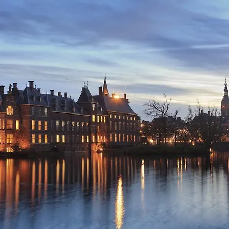 Canalhouses Apartment The Hague